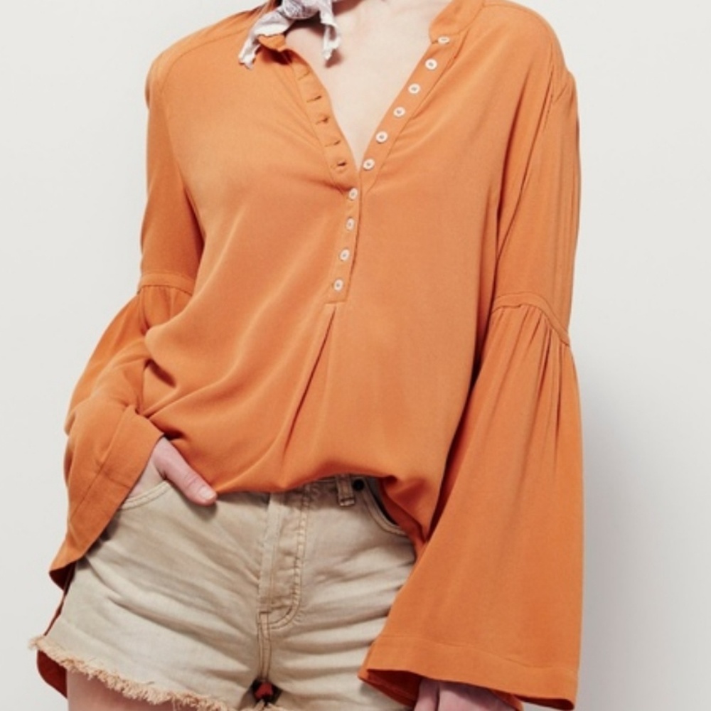 FREE PEOPLE BELL SLEEVES BLOUSE XS